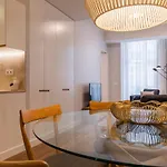 Upscale & Modern 2bdr Appartamento *