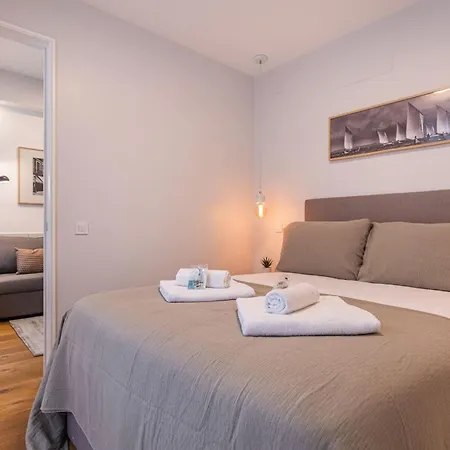 Appartamento Upscale & Modern 2bdr By Lovelystay Lisbona