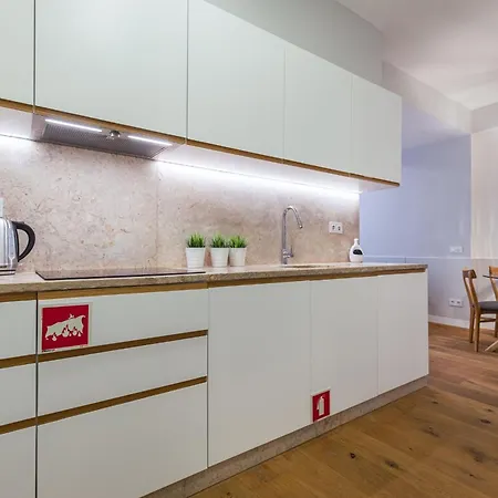 Upscale & Modern 2bdr By Lovelystay *