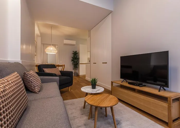 Apartment Upscale & Modern 2bdr