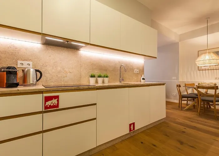 Upscale & Modern 2bdr