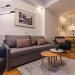 Upscale & Modern 2bdr * Lisboa