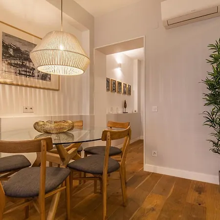 Apartment Upscale & Modern 2bdr *