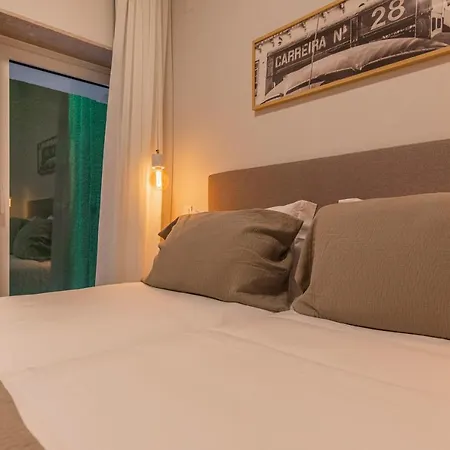 Upscale & Modern 2bdr Апартаменты Лиссабон