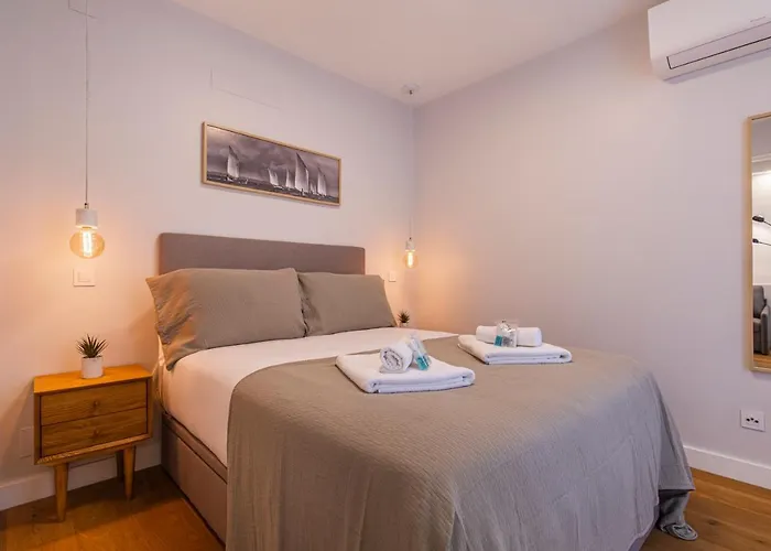 Upscale & Modern 2bdr